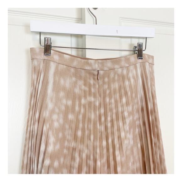 Burberry Rersby Spotted Deer Print Pleated Skirt NWOT - Picture 7 of 12